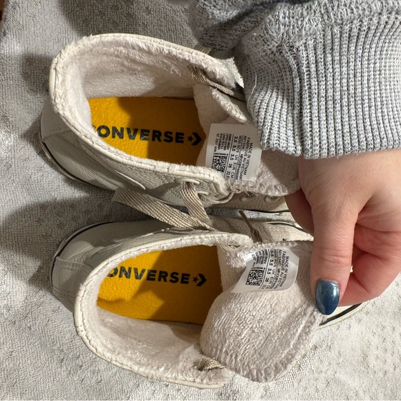 High-Top Fleece Lined Sneakers - Picture 5 of 6